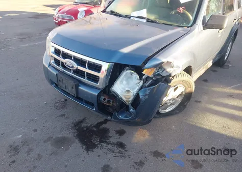 2010 Ford Escape Xlt from USA, damaged, VIN 1FMCU9DG4AKD46051